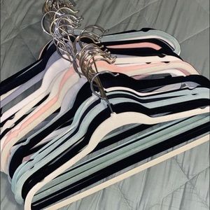 50 Pack- Velvet Hangers Non Slip
